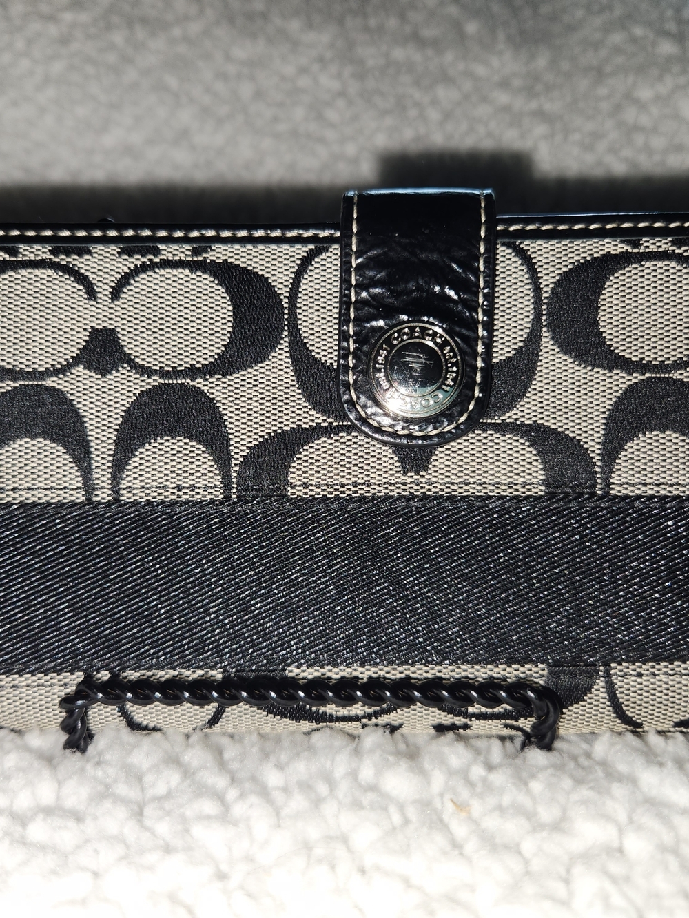 Coach Signature Canvas Wallet in Black And Gray